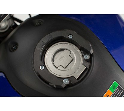 Anello aggancio serbatoio EVO nero Ducati/Triumph/ Yamaha. 5 Viti. TRT.00.640.11001/B SW MOTEH