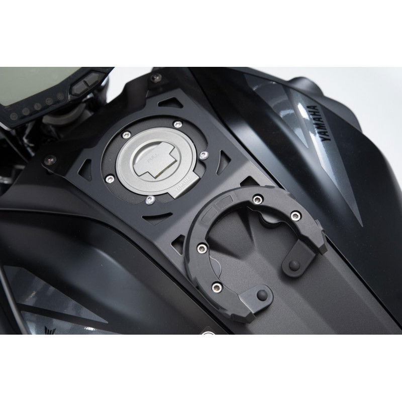 Anello aggancio serbatoio EVO nero Yamaha MT-07 (18-20). TRT.00.640.31400/B SW MOTEH