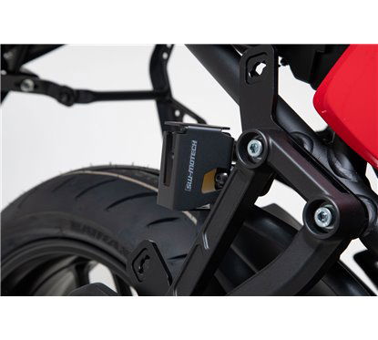 Protezione serbatoio liquido dei freni nero Yamaha Tracer 9 (20-). SCT.06.921.10000/B SW MOTEH