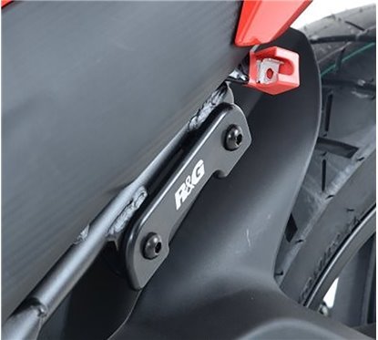 Placchette copri fori poggiapiedi posteriori (pezzo singolo lato sx), Honda CBR500R...