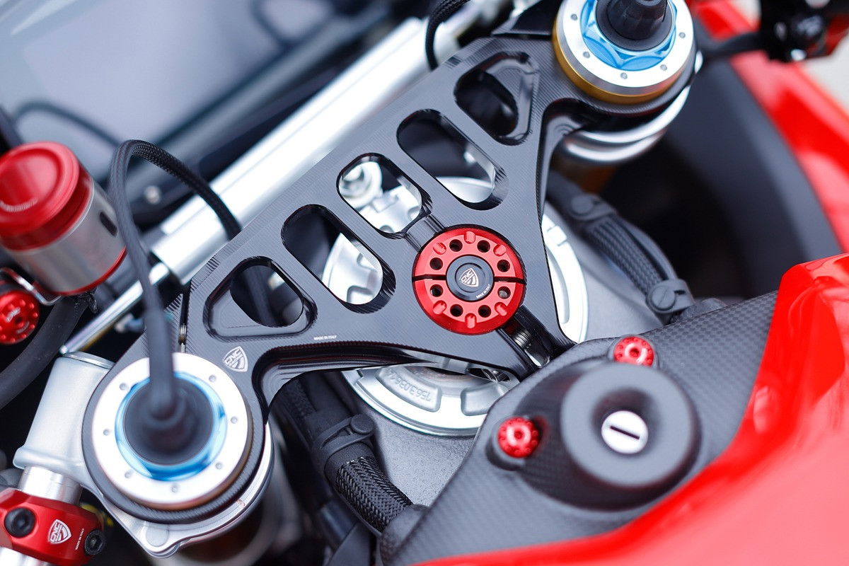 Rezervni deli kolesa motornega kolesa