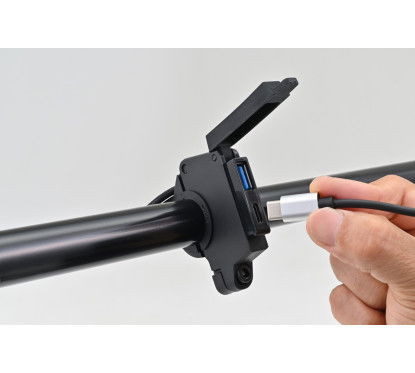 Daytona USB Handlebar Socket 81323 – USB-A & C, 60W for Motorcycles