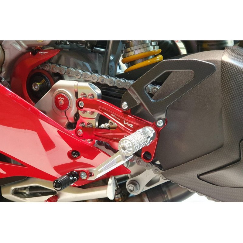 Boot Guard for driver's footrests Ducati Panigale V4 - carbon CNC Racing ZA866Y